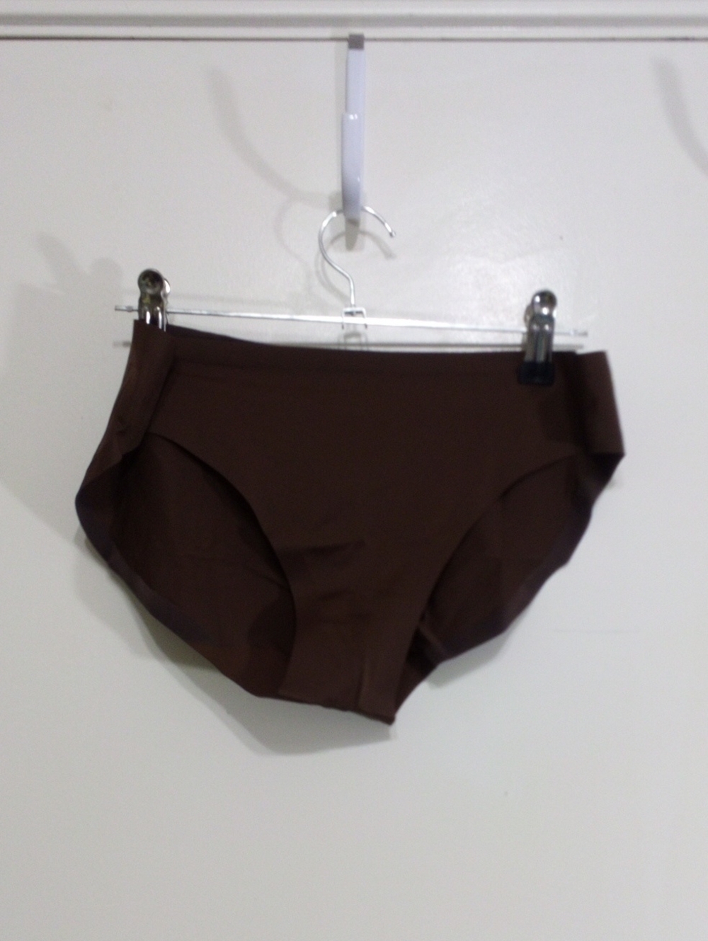 Women's Seamless High-Cut Panty in Chocolate Brown